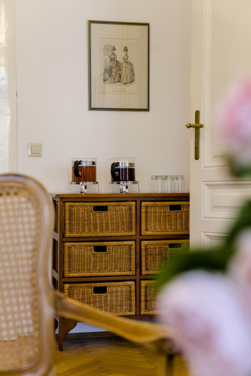 Maniküre 1130, Pediküre 1130, Massage 1130, Kosmetik 1130