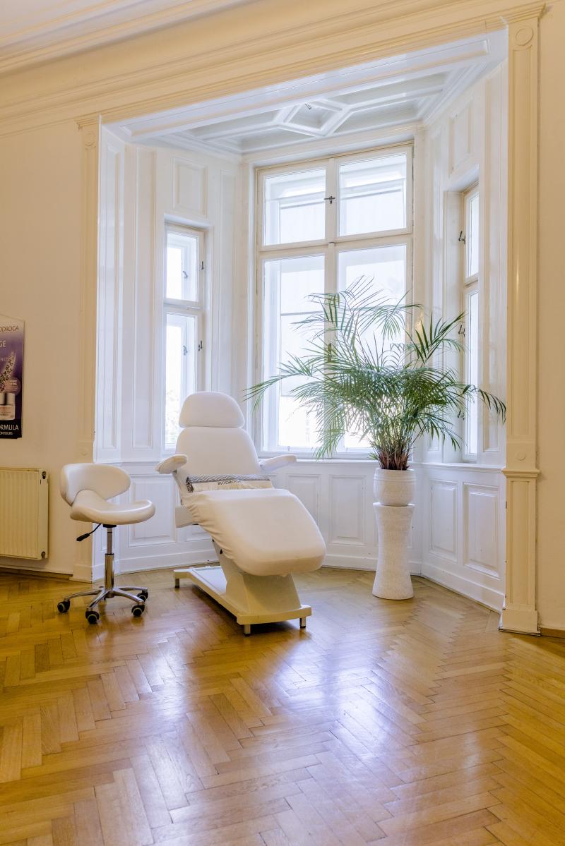 Maniküre 1130, Pediküre 1130, Massage 1130, Kosmetik 1130